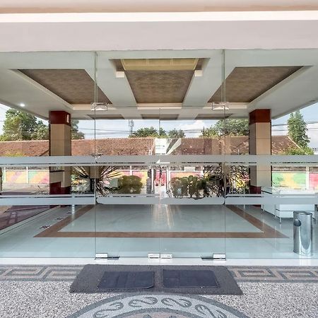 Oyo Flagship 3726 Tembok Batu Residence Tugu 외부 사진