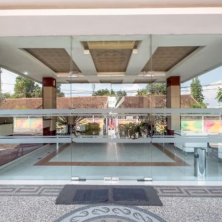 Oyo Flagship 3726 Tembok Batu Residence Tugu 외부 사진