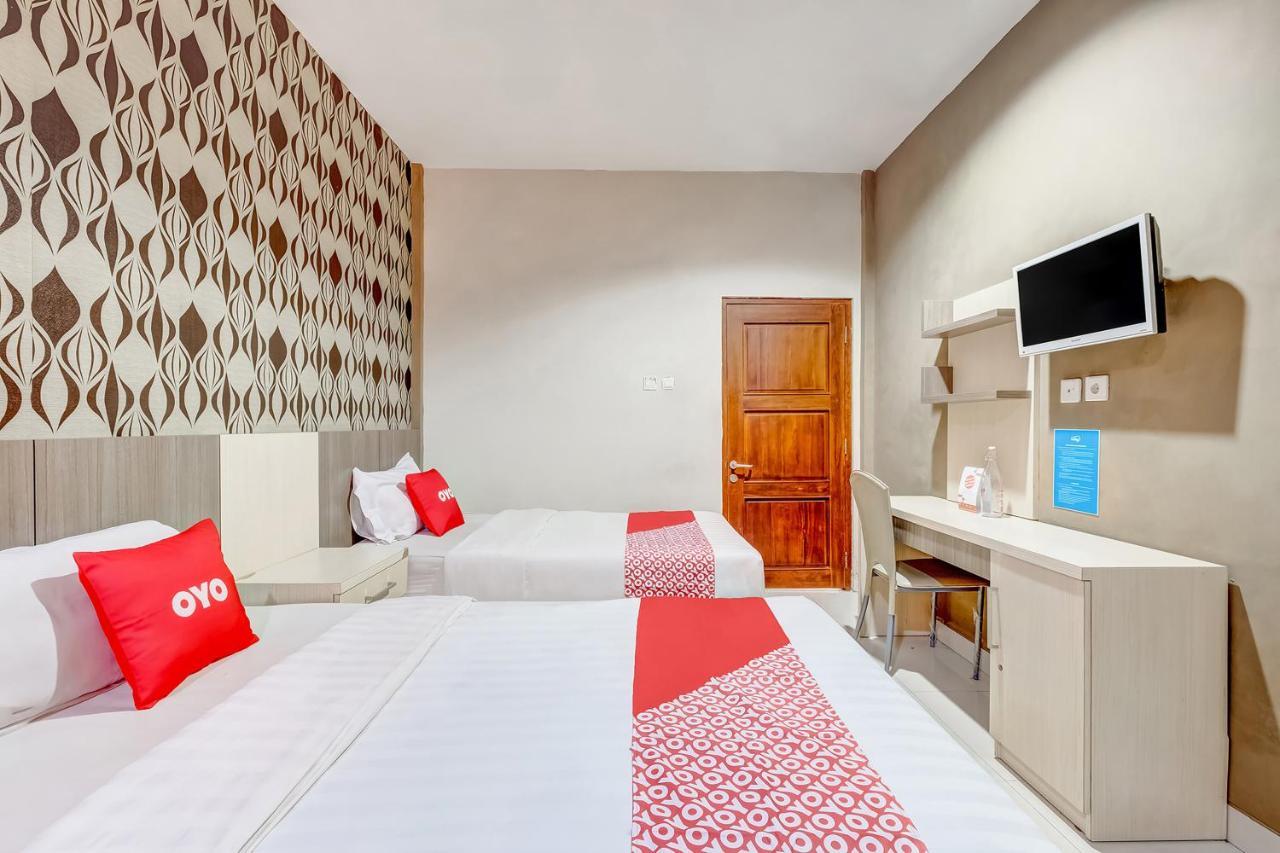 Oyo Flagship 3726 Tembok Batu Residence Tugu 외부 사진