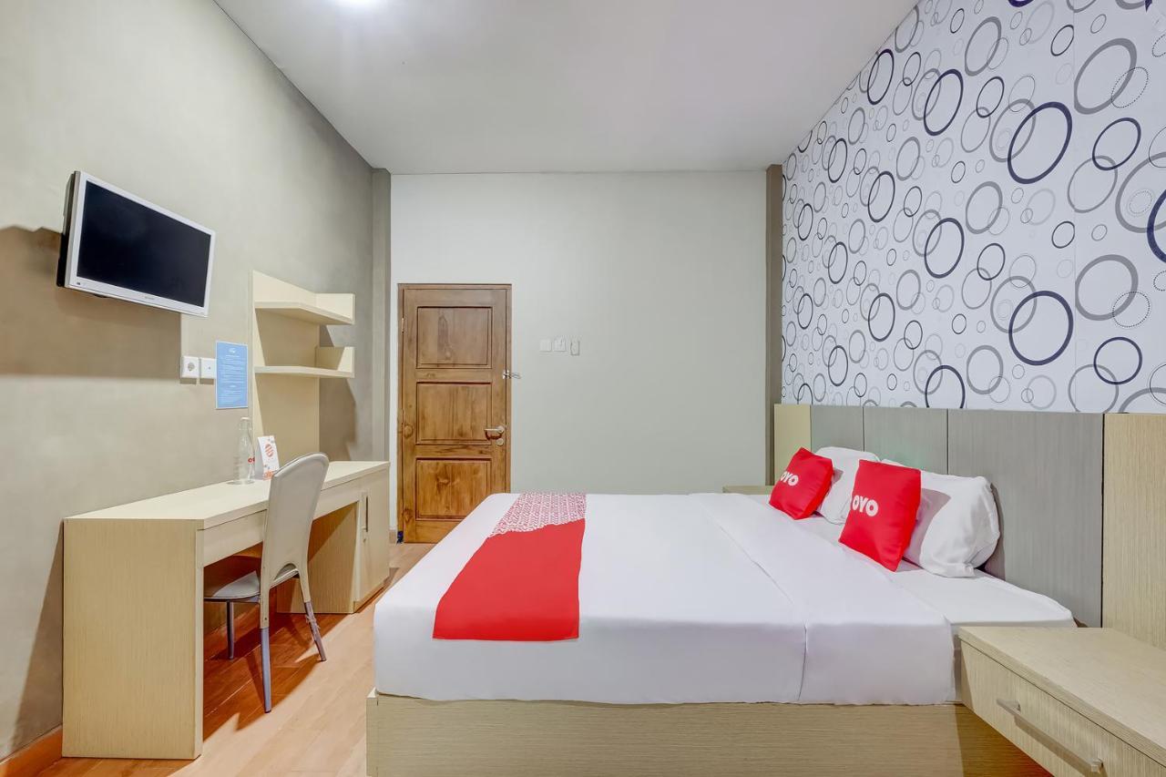 Oyo Flagship 3726 Tembok Batu Residence Tugu 외부 사진