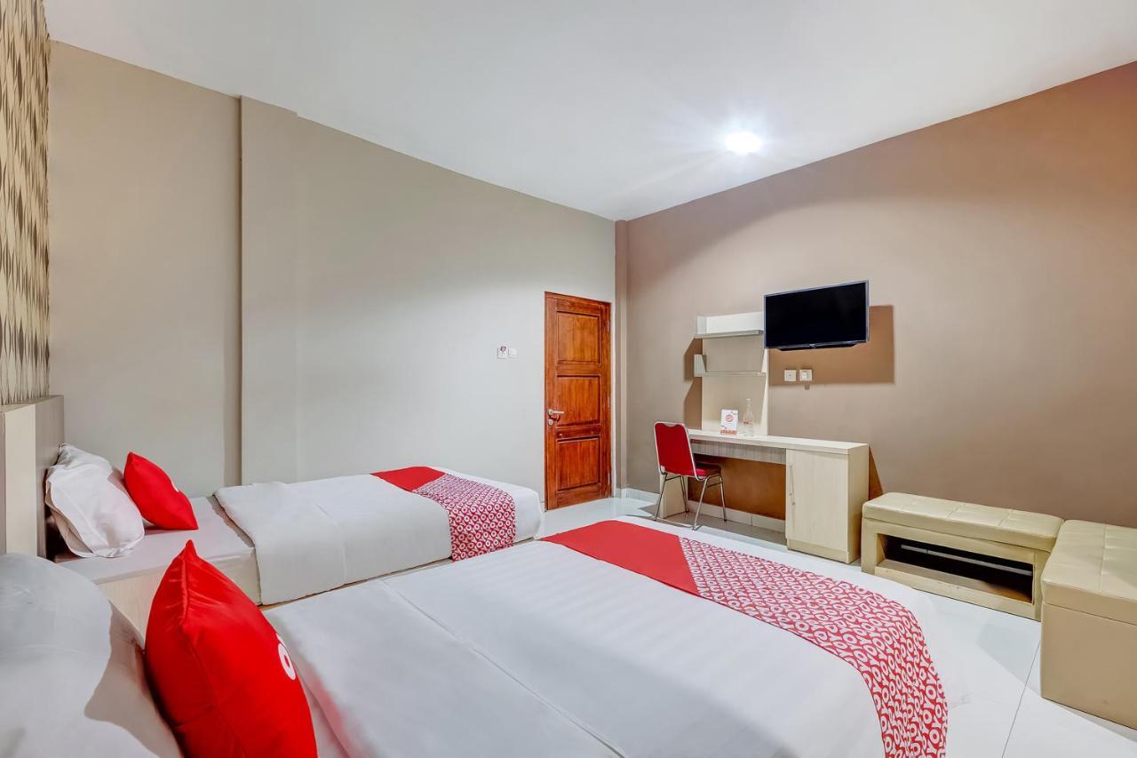 Oyo Flagship 3726 Tembok Batu Residence Tugu 외부 사진