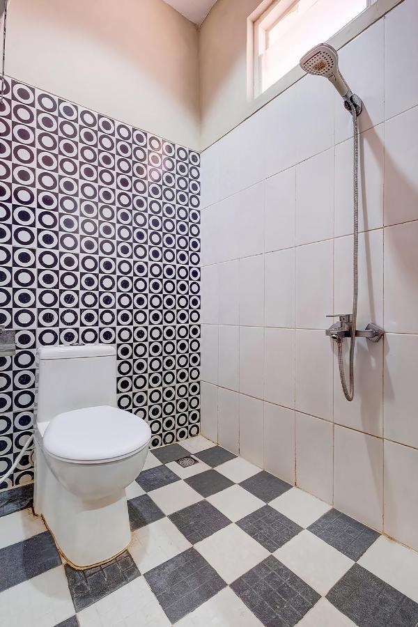 Oyo Flagship 3726 Tembok Batu Residence Tugu 외부 사진