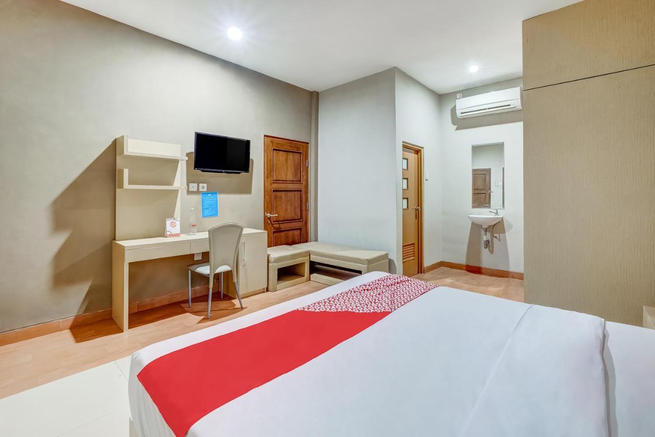 Oyo Flagship 3726 Tembok Batu Residence Tugu 외부 사진