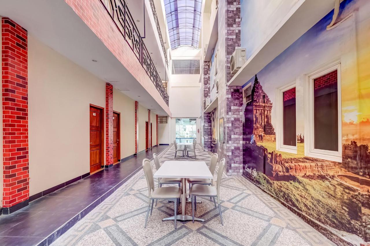 Oyo Flagship 3726 Tembok Batu Residence Tugu 외부 사진