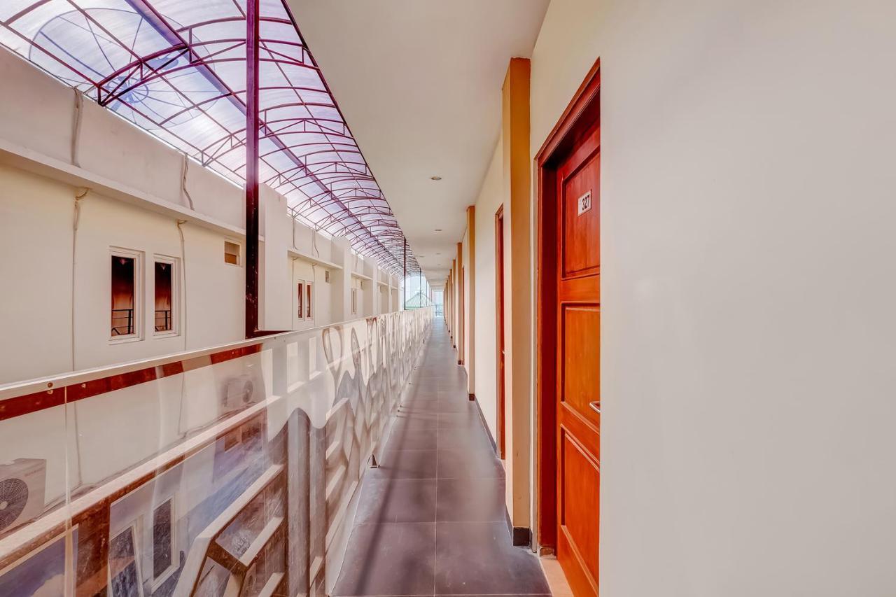 Oyo Flagship 3726 Tembok Batu Residence Tugu 외부 사진