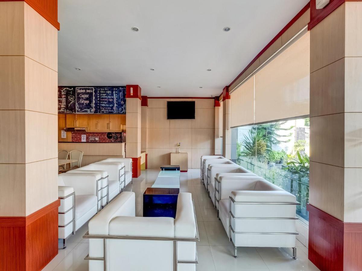 Oyo Flagship 3726 Tembok Batu Residence Tugu 외부 사진