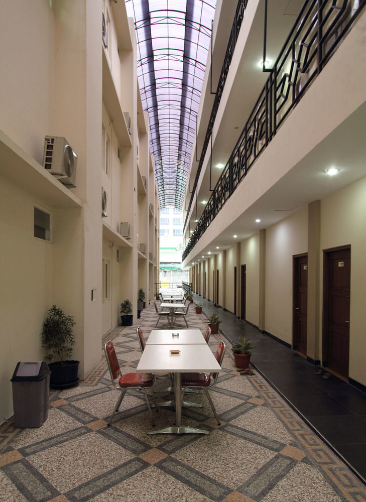 Oyo Flagship 3726 Tembok Batu Residence Tugu 외부 사진